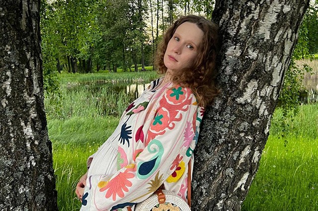 Певица Монеточка рассказала о сложностях материнства: "Эта работа длится 24 часа в сутки, и ты не можешь взять перерыв"