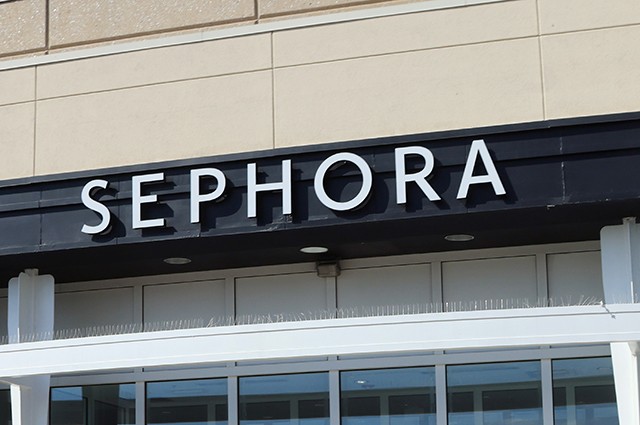 "Ведомости": магазины "Иль де Ботэ" снова откроются в России на месте Sephora