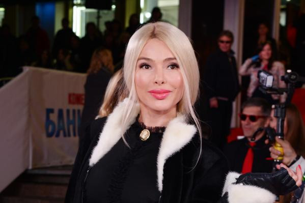 Певица Кравец намерена забрать 13-летнюю дочь умершей Брик
