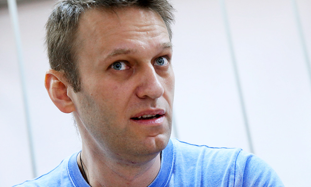 ФСИН обвинила Навального в нарушении правил условного наказания до и после комы
