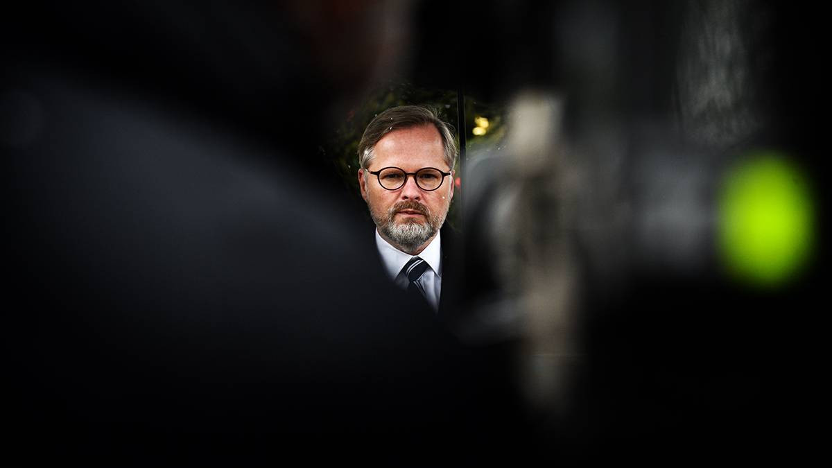 Премьер Чехии выругался матом во время 22-часового заседания в парламенте