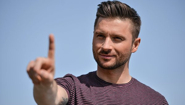 Сергей Лазарев разрыдался в эфире шоу