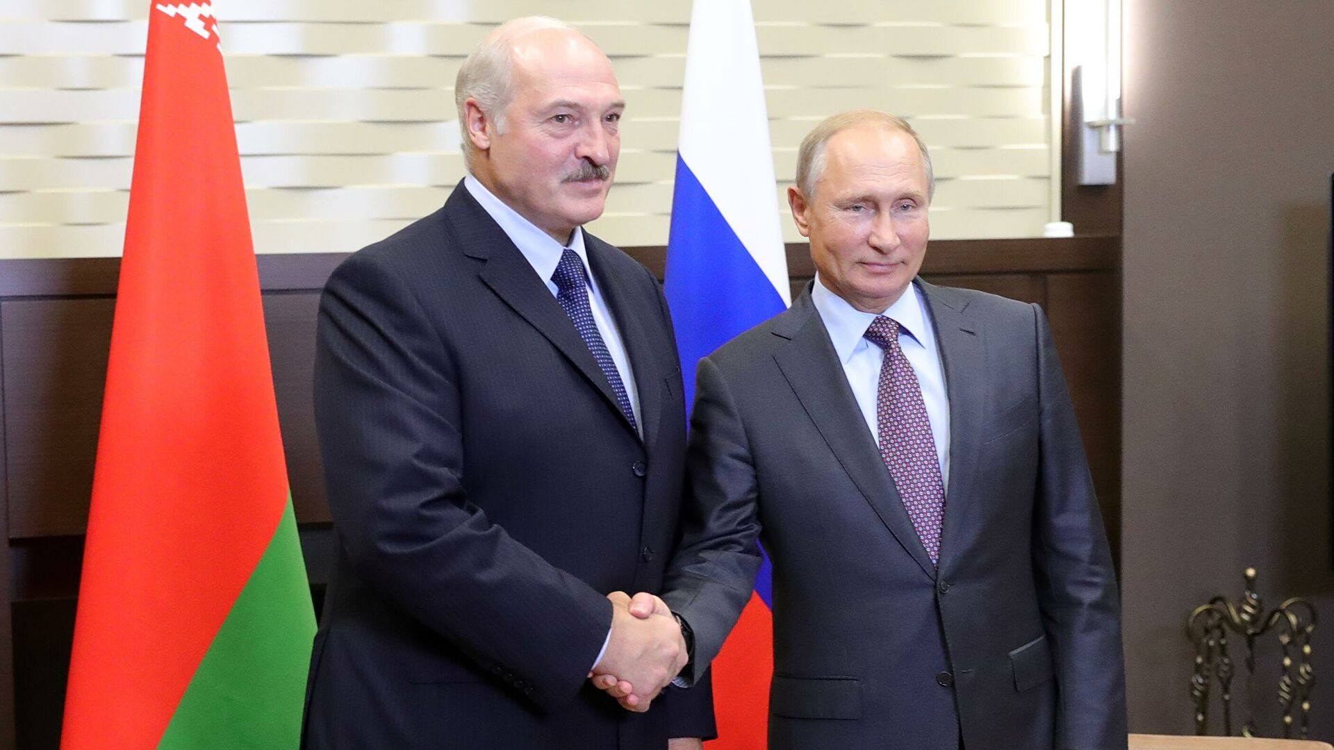 Путин и Лукашенко обменялись секретными документами