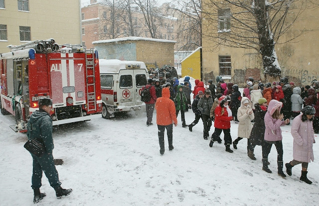 Сотни школ эвакуировали на Дальнем Востоке из-за «минирования»