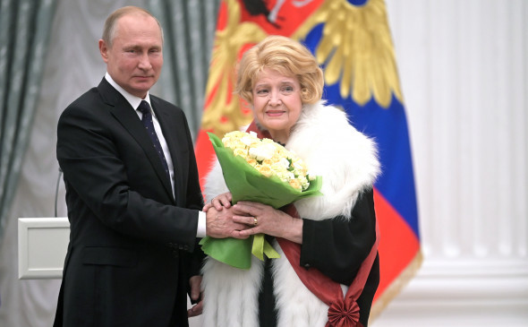 Доронина написала письмо Путину с просьбой изгнать худрука МХАТа