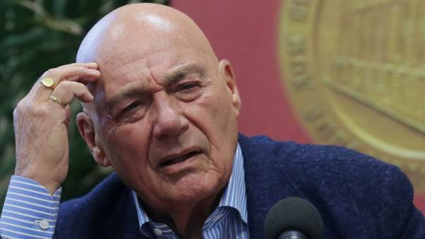 Познер призвал переименовать «Агату Кристи» после скандала в Ельцин Центре