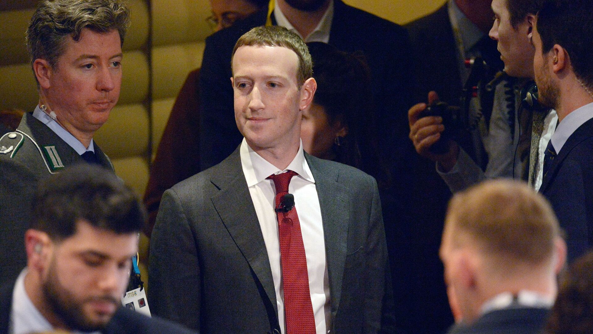 Цукерберг извинился перед пользователями за сбой в работе Facebook