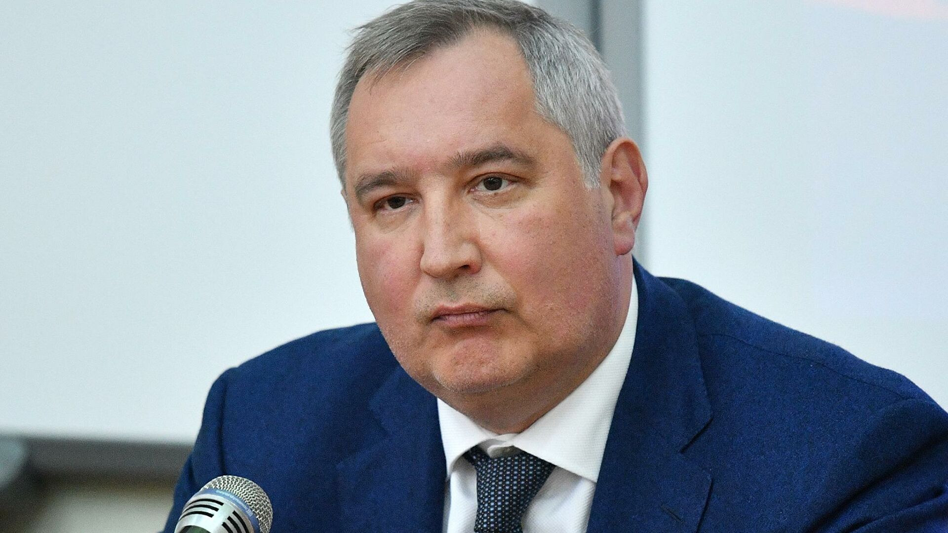 Рогозин прокомментировал идеи о массовых полётах на Марс