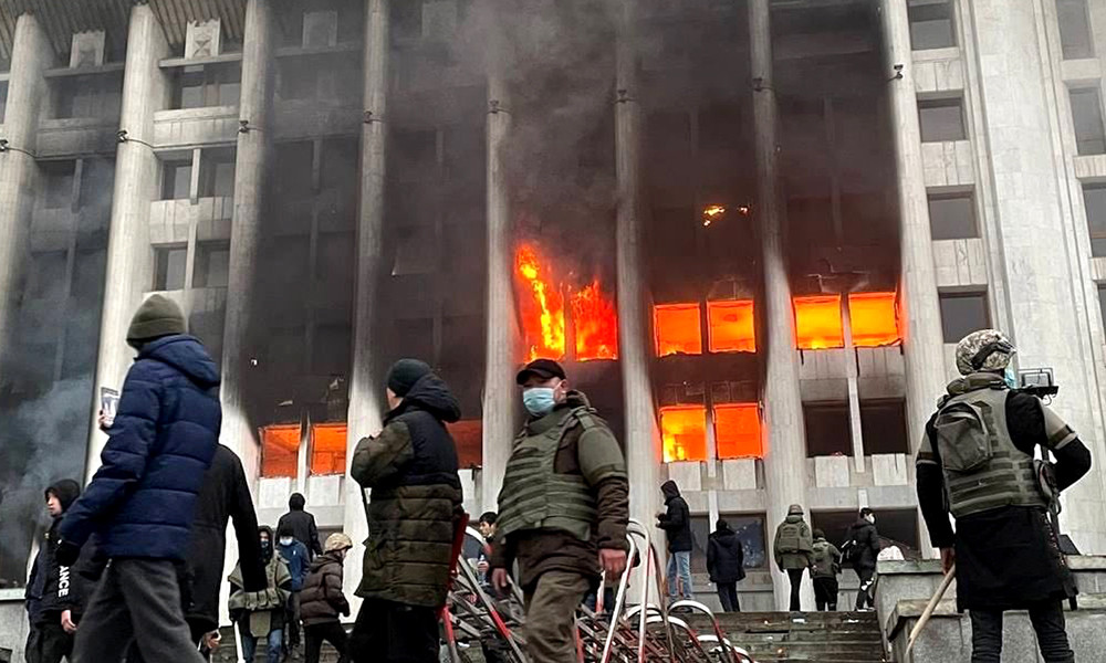 Гражданка России погибла во время погромов в Казахстане