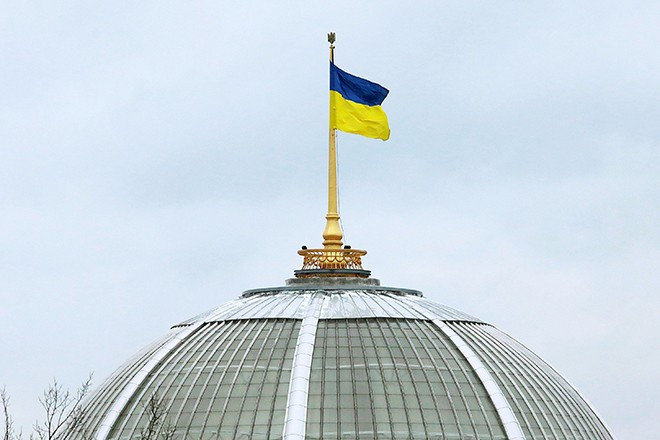 Отказ Зеленского от российской вакцины в Раде объяснили страхом