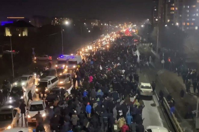 В Алма-Ате появились БТР