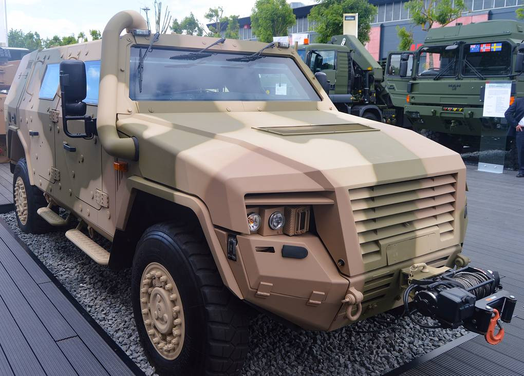 В Кемерово во время парада загорелся военный автомобиль