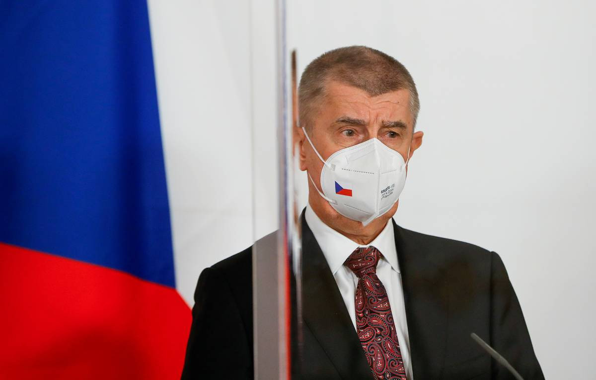 Чешский премьер заявил о нехороших для Чехии версиях взрывов во Врбетице