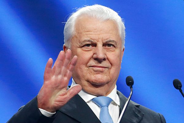 Кравчук призвал Зеленского отказаться от поездки «на поклон» в Москву