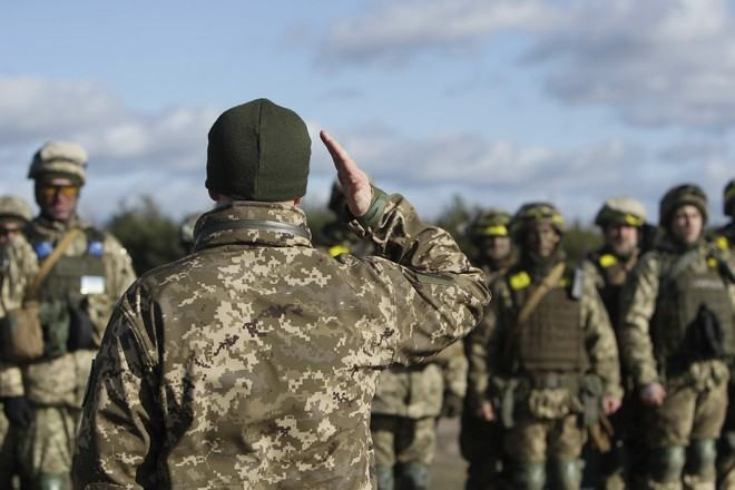 СВР сообщила о вербовке Западом боевиков для отправки в Донбасс