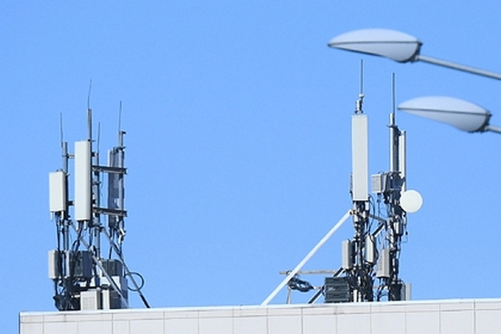Россиянин получил штраф за фейк о вреде вышек 5G