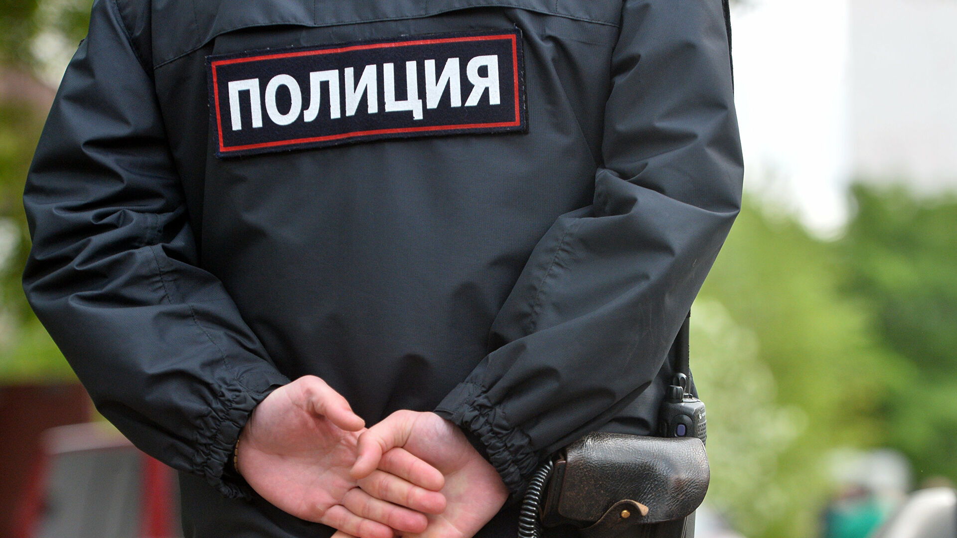 Несколько человек забросали камнями здание полиции в Забайкалье