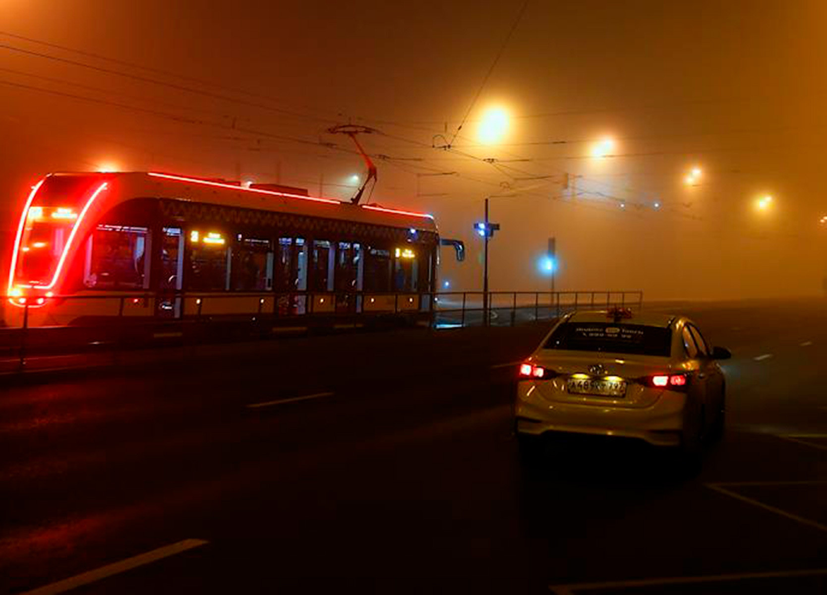 Погода в Москве: Москвичам объяснили появление густого тумана над городом