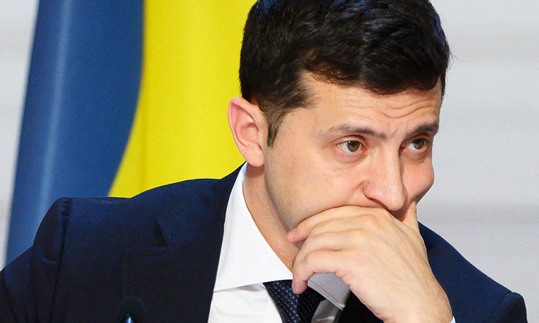 СМИ предсказали отставку Зеленского из-за неспособности начать вакцинацию