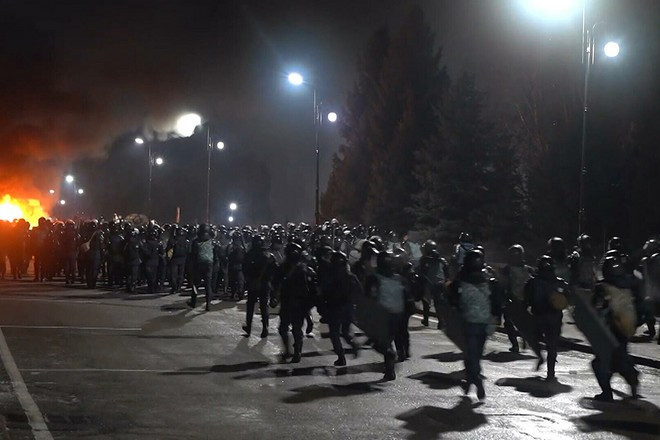 Казахские бизнесмены призвали создать дружины для отпора мародёрам