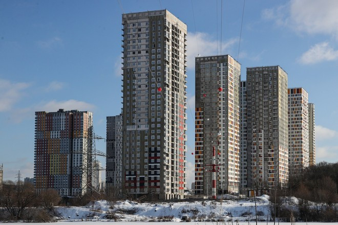 Отец и дочь разбились насмерть, выпав из окна квартиры в Москве
