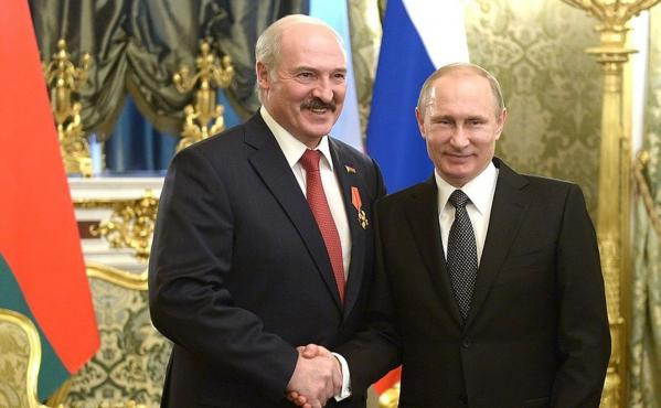 Путин поговорил по телефону с Лукашенко: главное