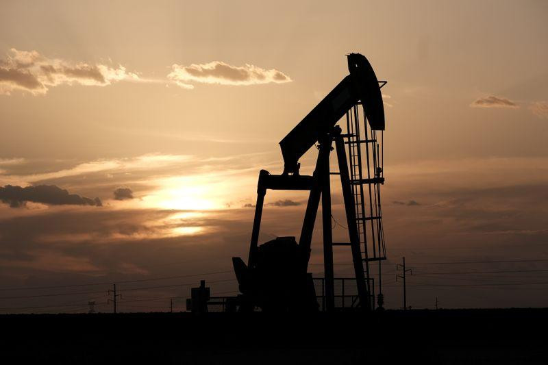 Крупнейшее мировое месторождение нефти загорелось в Кувейте