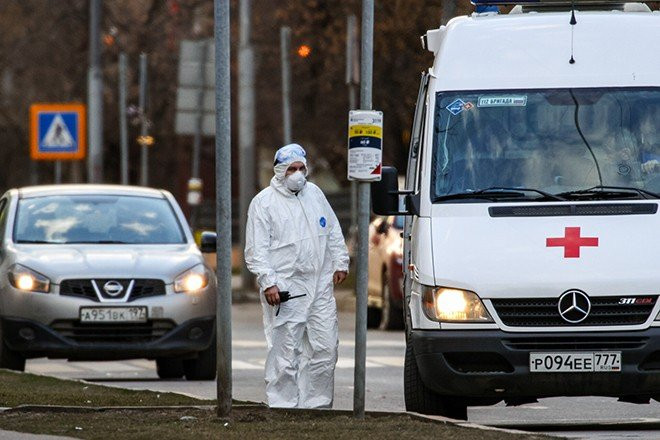 Guardian: COVID-19 стал основной причиной сокращения населения в России