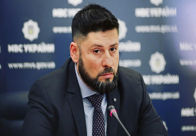 Устроивший скандал в Донбассе замглавы МВД Украины заявил, что у него нет гражданства РФ