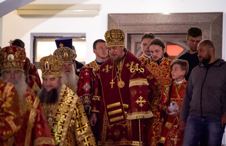 Владыки РПЦ примкнули к крестному ходу в Екатеринбурге