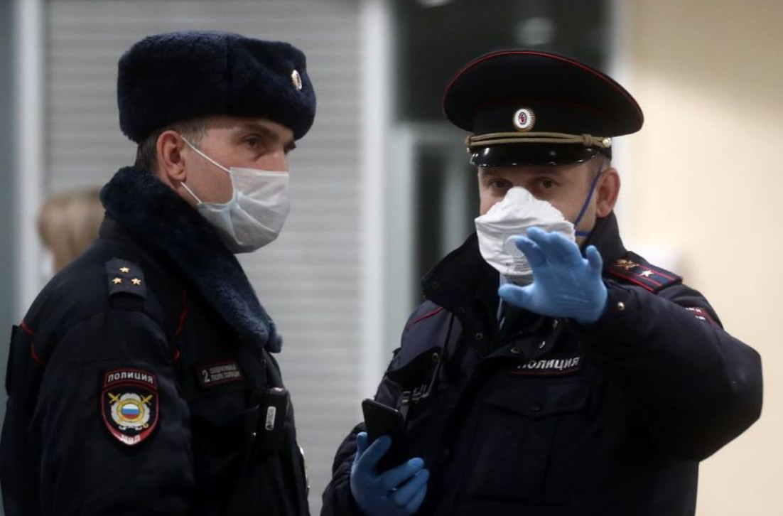 Московских полицейских избили в метро
