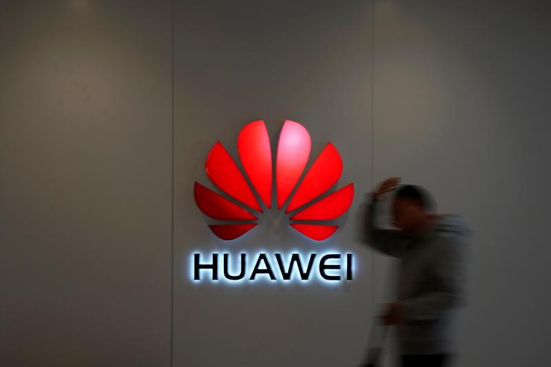 Продажи смартфонов Huawei рухнули