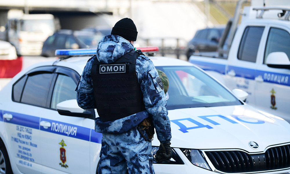 На юго-востоке Москвы полицейский ранил мужчину из травматического пистолета