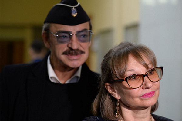Супруга Боярского сообщила, что артист пошёл на поправку