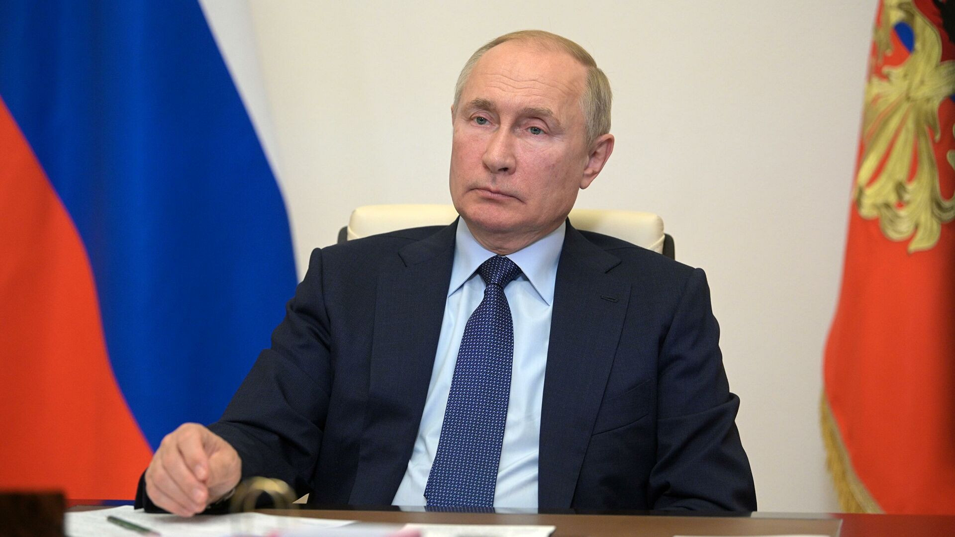Путин назвал два варианта прохождения пандемии в России