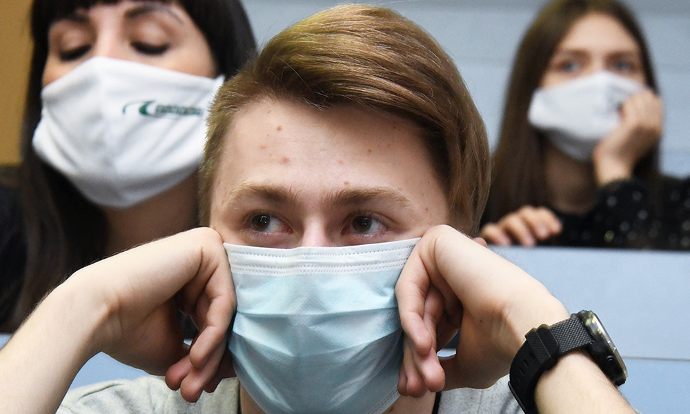 ВШЭ будет допускать к очным занятиям только вакцинированных студентов