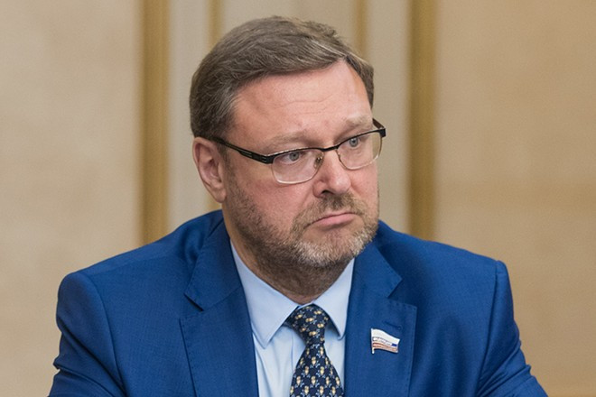 Сенатор Косачев рассказал, сколько времени США планируют давить на Россию