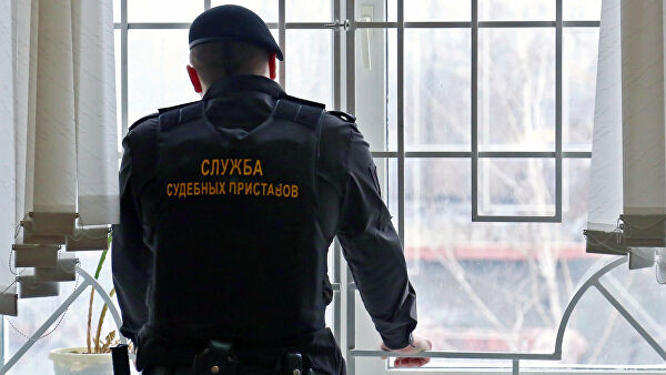 Приставы объяснили, почему москвичку с задолженностью в 6 копеек не выпустили за рубеж