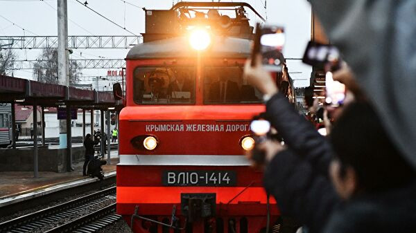 В Крыму прервано железнодорожное сообщение с Севастополем