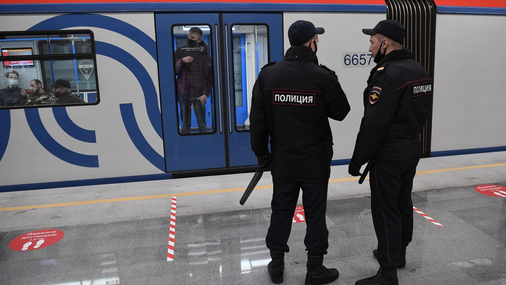 В московском метро произошла массовая драка