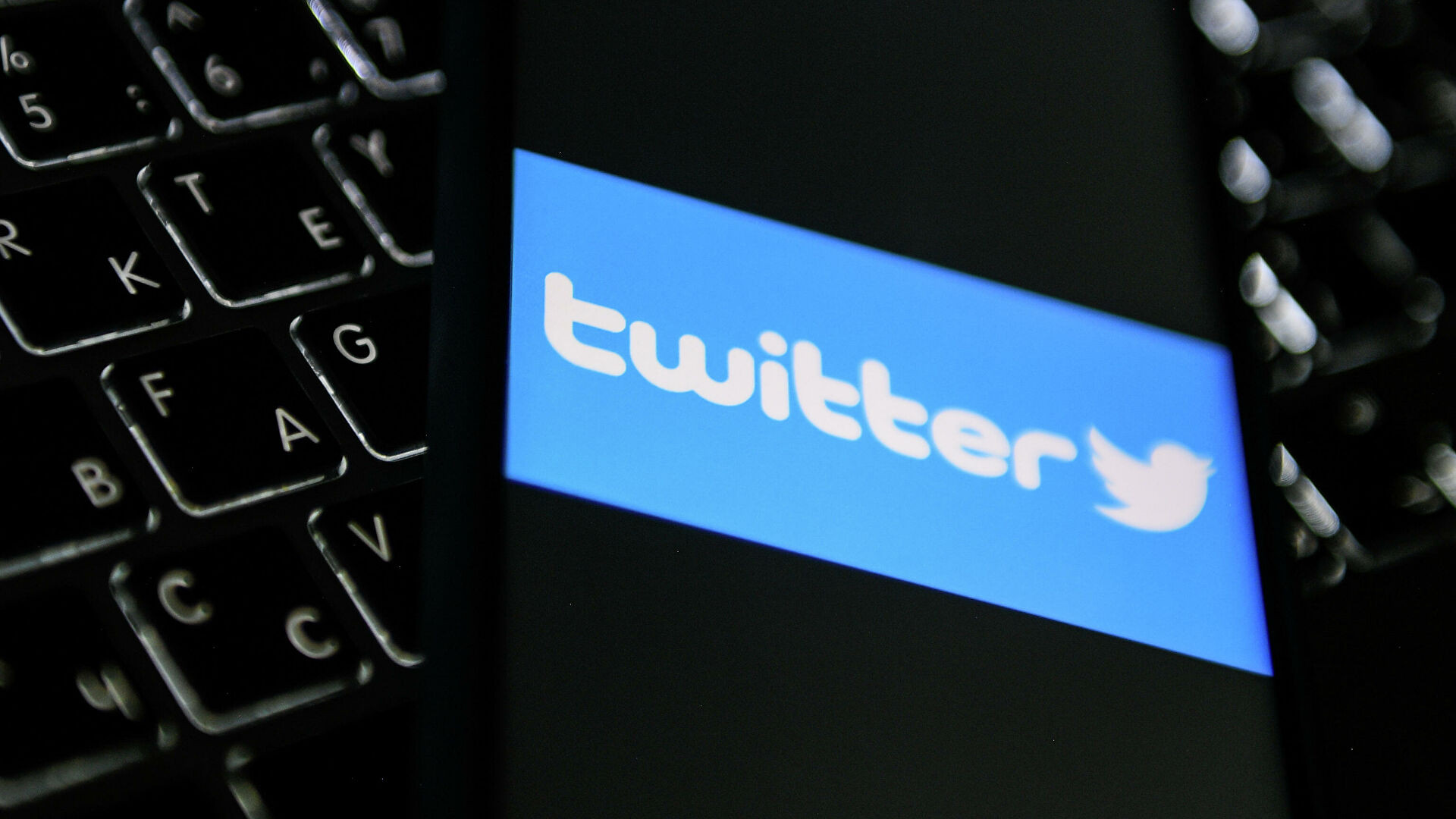 Суд оставил в силе многомиллионные штрафы Twitter и Meta