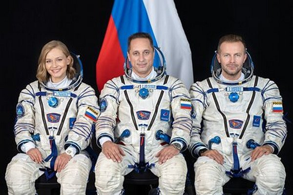 Киноэкипаж на «Союз МС-18» приземлился в Казахстане