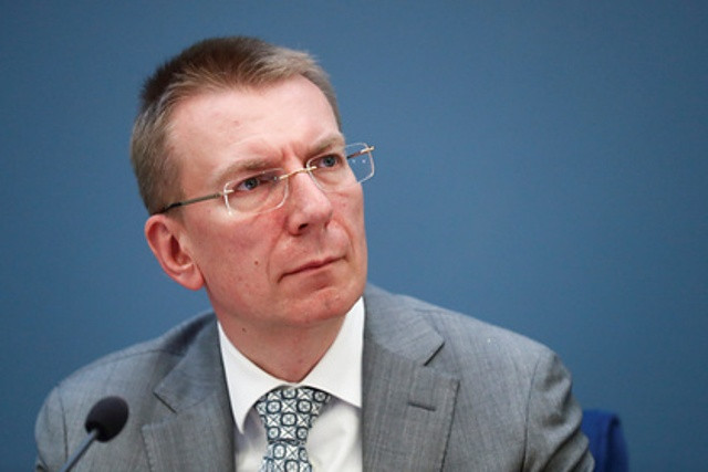 Глава МИД Латвии пригрозил запретить зиму