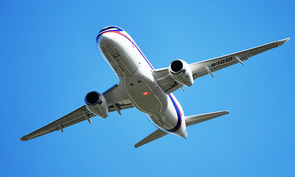 SSJ-100 аварийно сел в Краснодаре