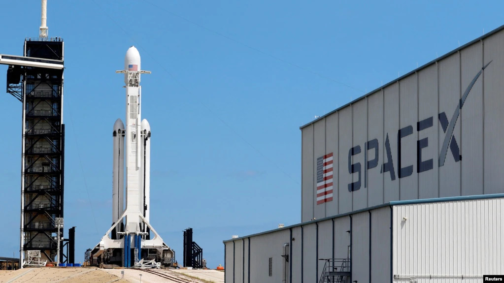 SpaceX отложила до 11 марта запуск ракеты со спутниками Starlink
