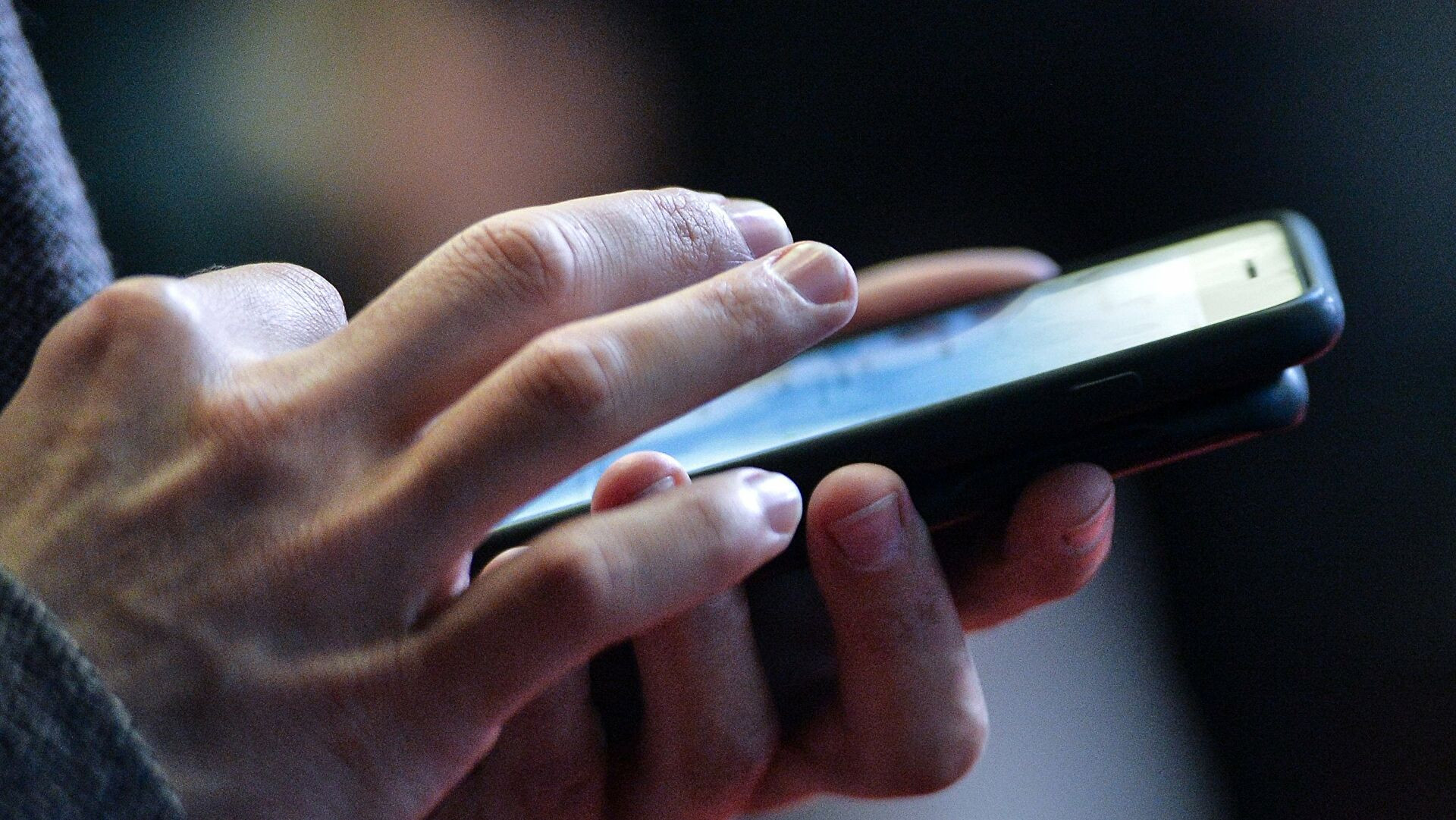 Назван порядок действий при зависании смартфона